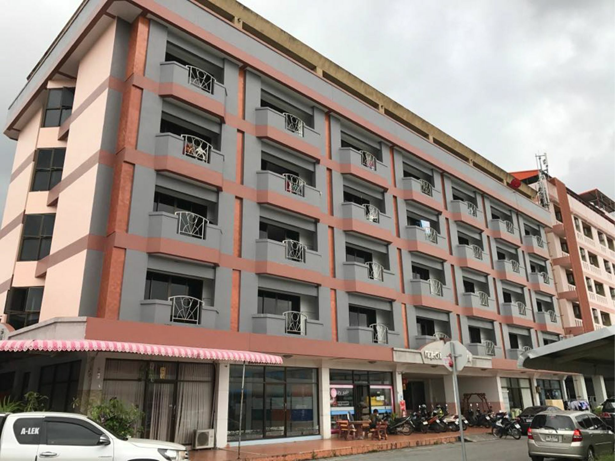 Kritsadanakorn Mansion Apartman Hatjaj Kültér fotó